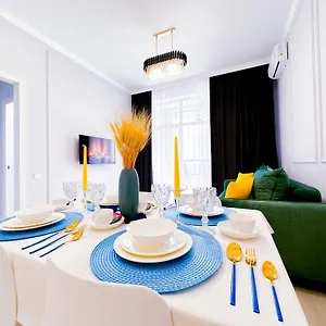 2 Bedroom New Luxe центр города рядом с шатыр кардиохирургия , Астана Казахстан